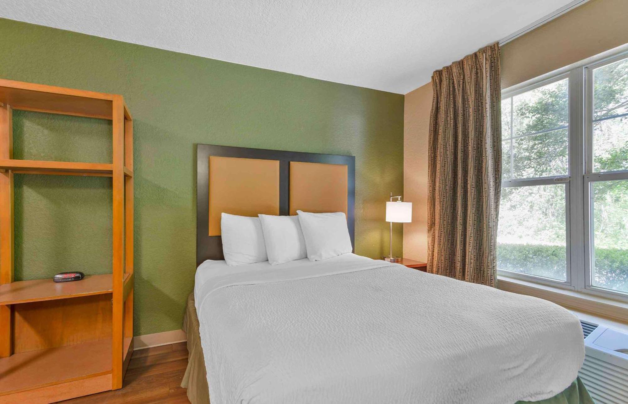 Extended Stay America Select Suites - Orlando - Maitland - Summit Tower Blvd Алтамонте Спрингс Экстерьер фото