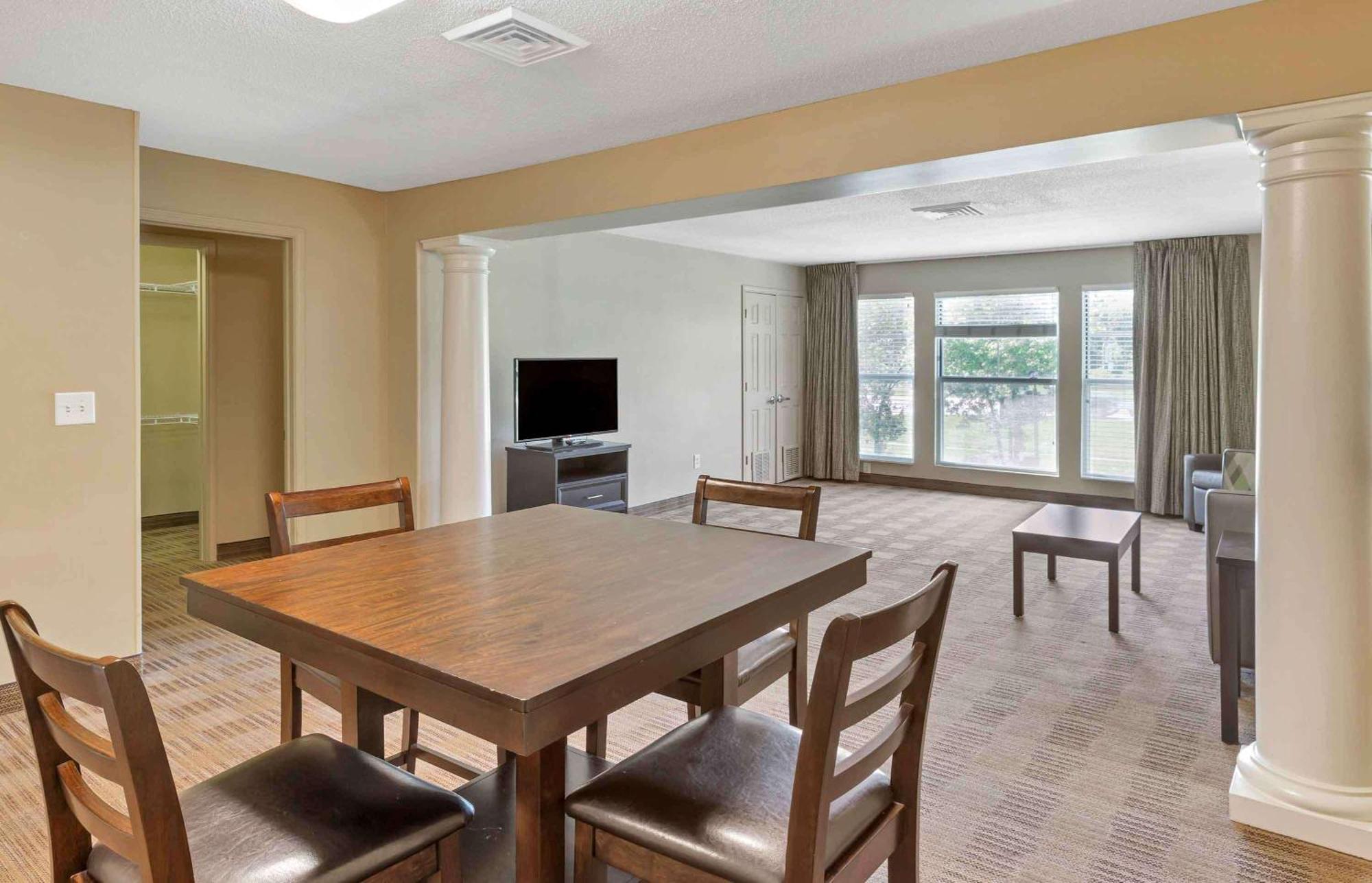 Extended Stay America Select Suites - Orlando - Maitland - Summit Tower Blvd Алтамонте Спрингс Экстерьер фото
