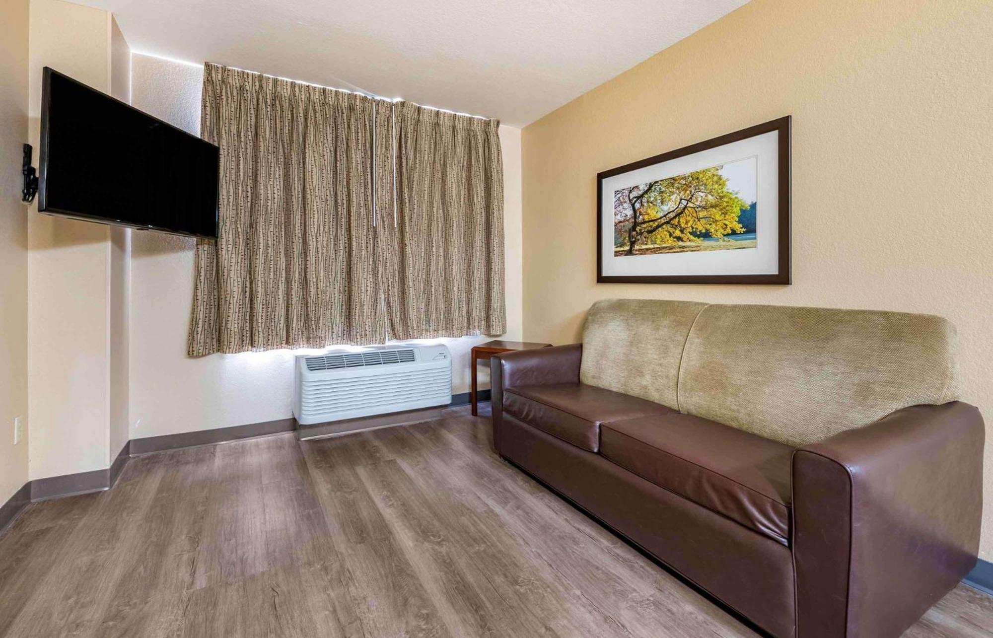 Extended Stay America Select Suites - Orlando - Maitland - Summit Tower Blvd Алтамонте Спрингс Экстерьер фото